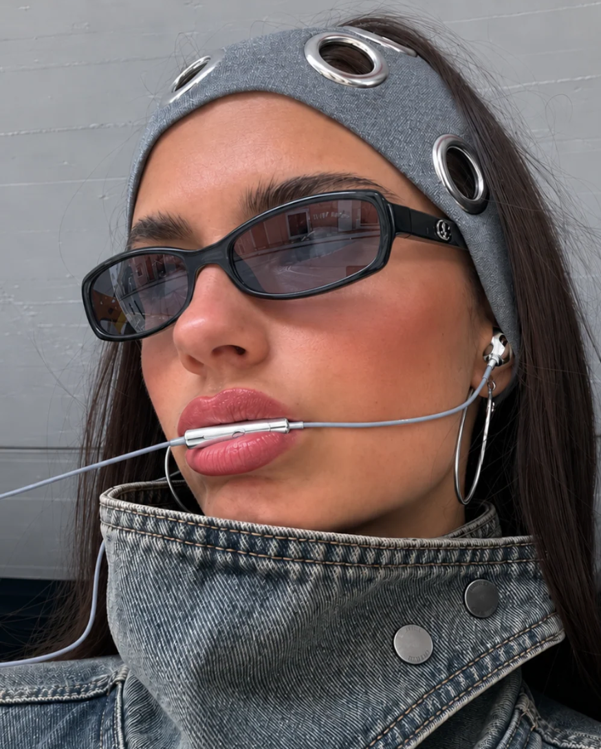 WIRED EARPHONES