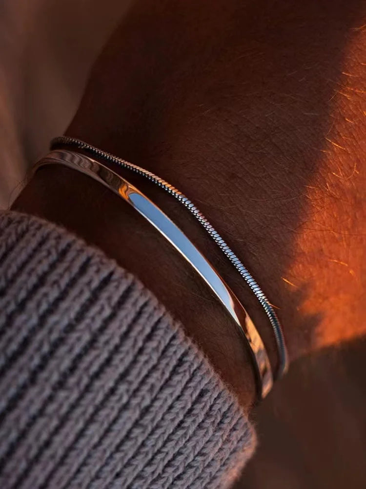 BANGLE BRACELET